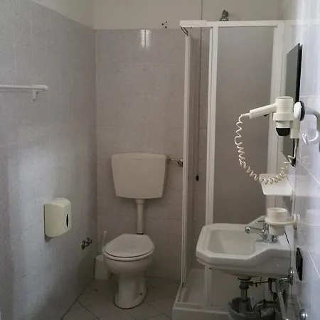 Redi Otel 3*
